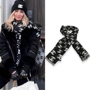 Coco Chanel black and white reversible scarf wrap cashmere blend